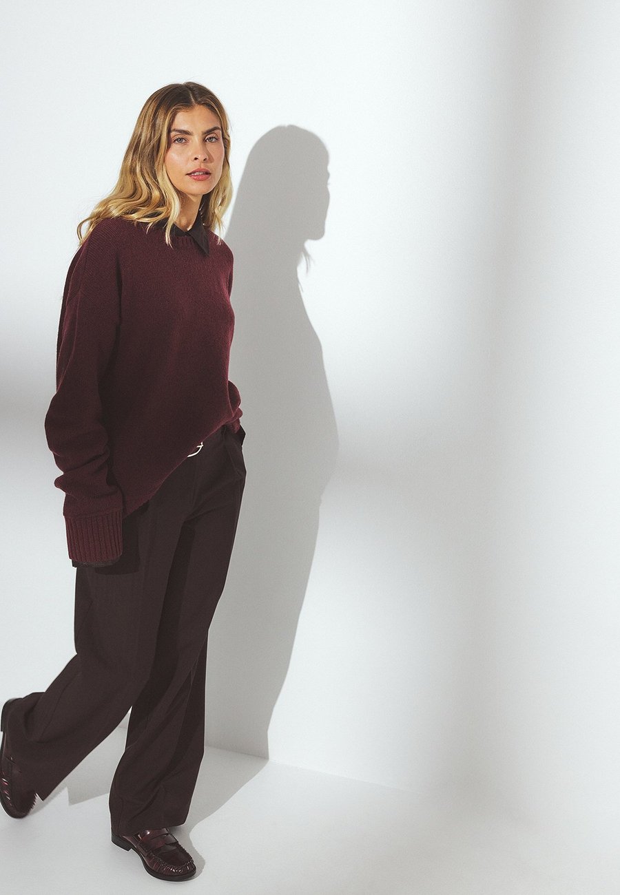 Джемпер NA-KD SEAM DETAIL , Burgundy/Bordeaux
Джемпер NA-KD SEAM DETAIL , Burgundy/Bordeaux