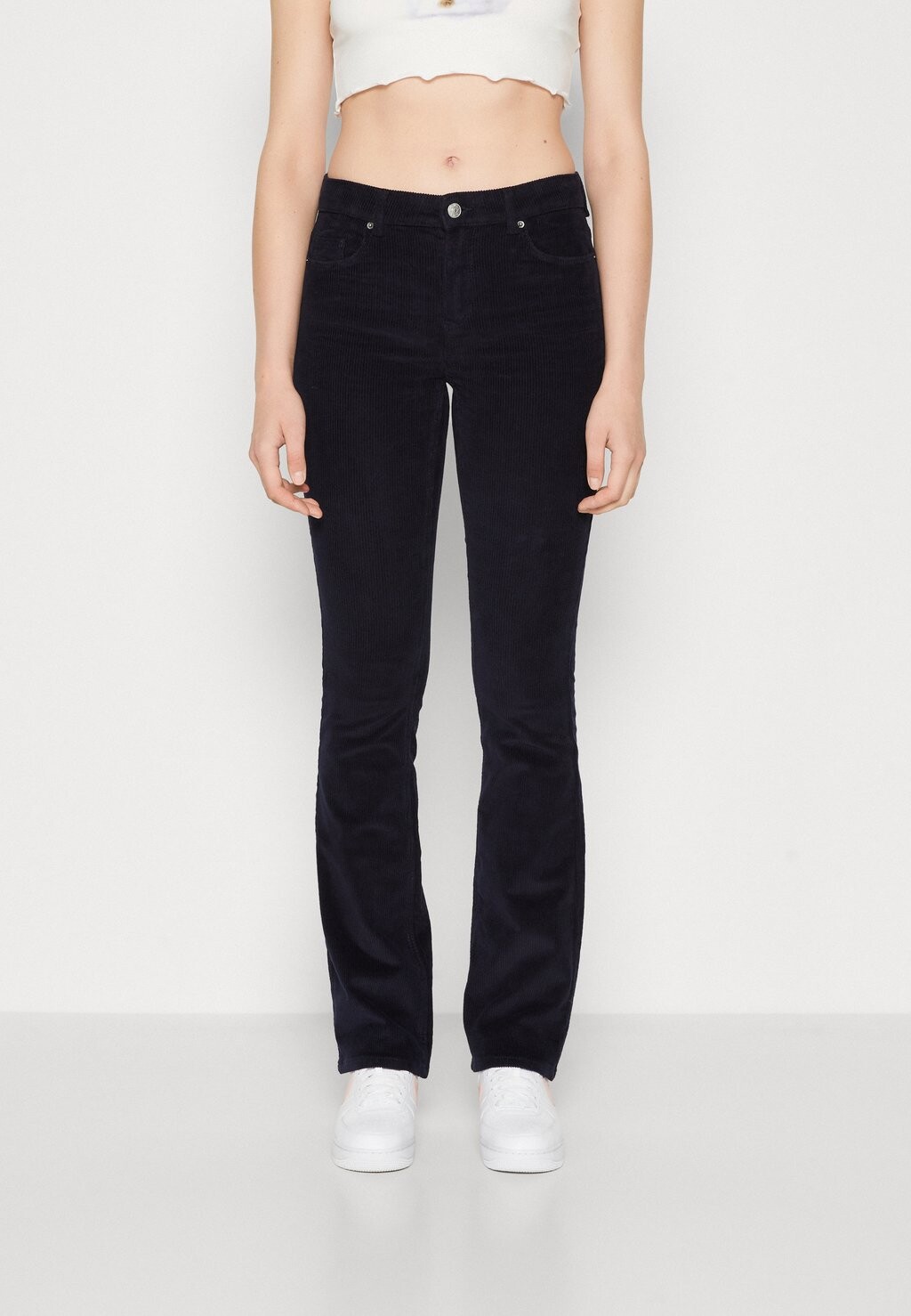 Брюки ONLMARY GLOBAL ONLY, темно-синий
Брюки ONLMARY GLOBAL ONLY, темно-синий