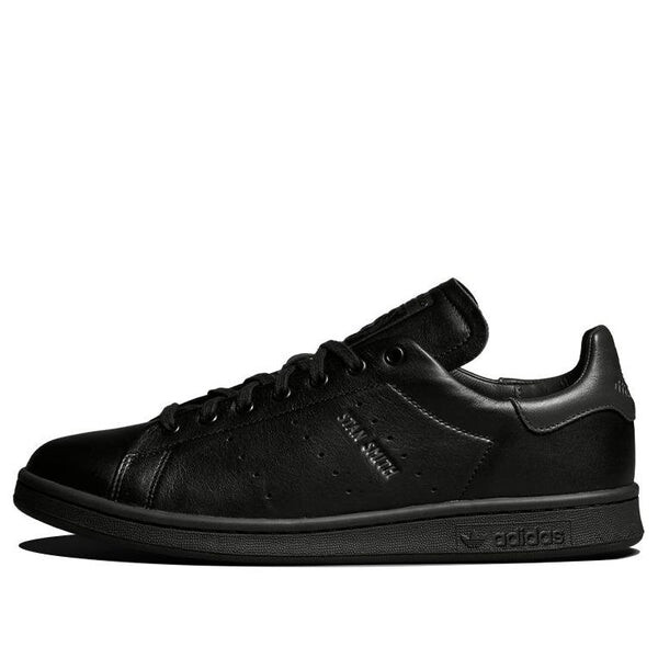 Кроссовки оригиналы stan smith lux Adidas, черный
Кроссовки оригиналы stan smith lux Adidas, черный
