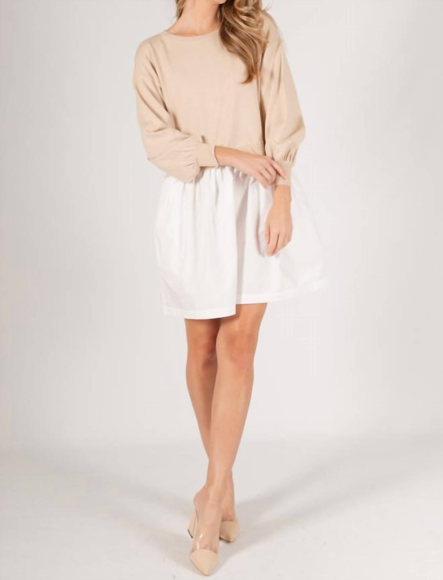 Вязаный свитер/платье из поплина контрастного бежевого цвета Before You Collection
Вязаный свитер/платье из поплина контрастного бежевого цвета Before You Collection