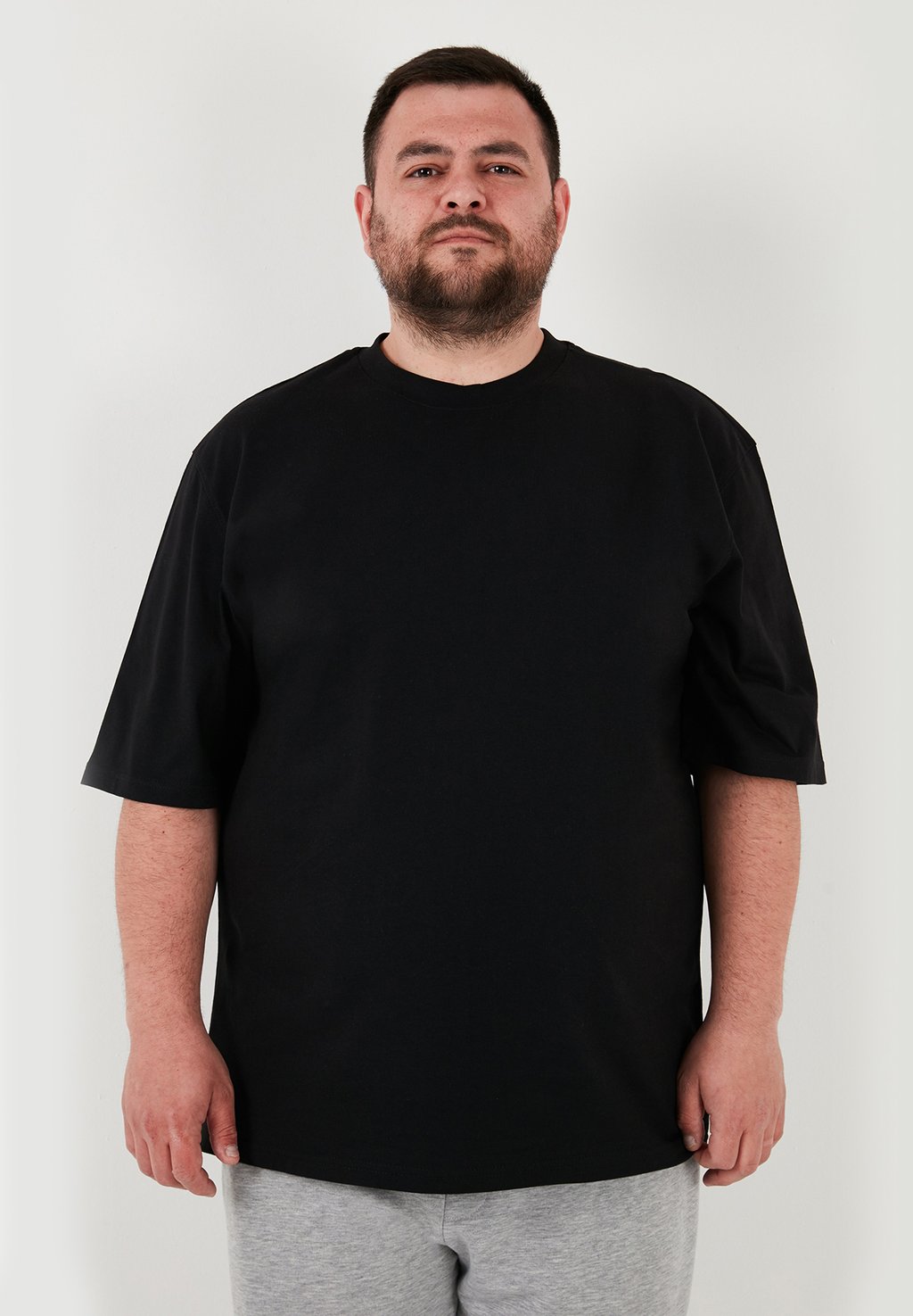 Базовая футболка PLUS SIZE Buratti, черный
Базовая футболка PLUS SIZE Buratti, черный