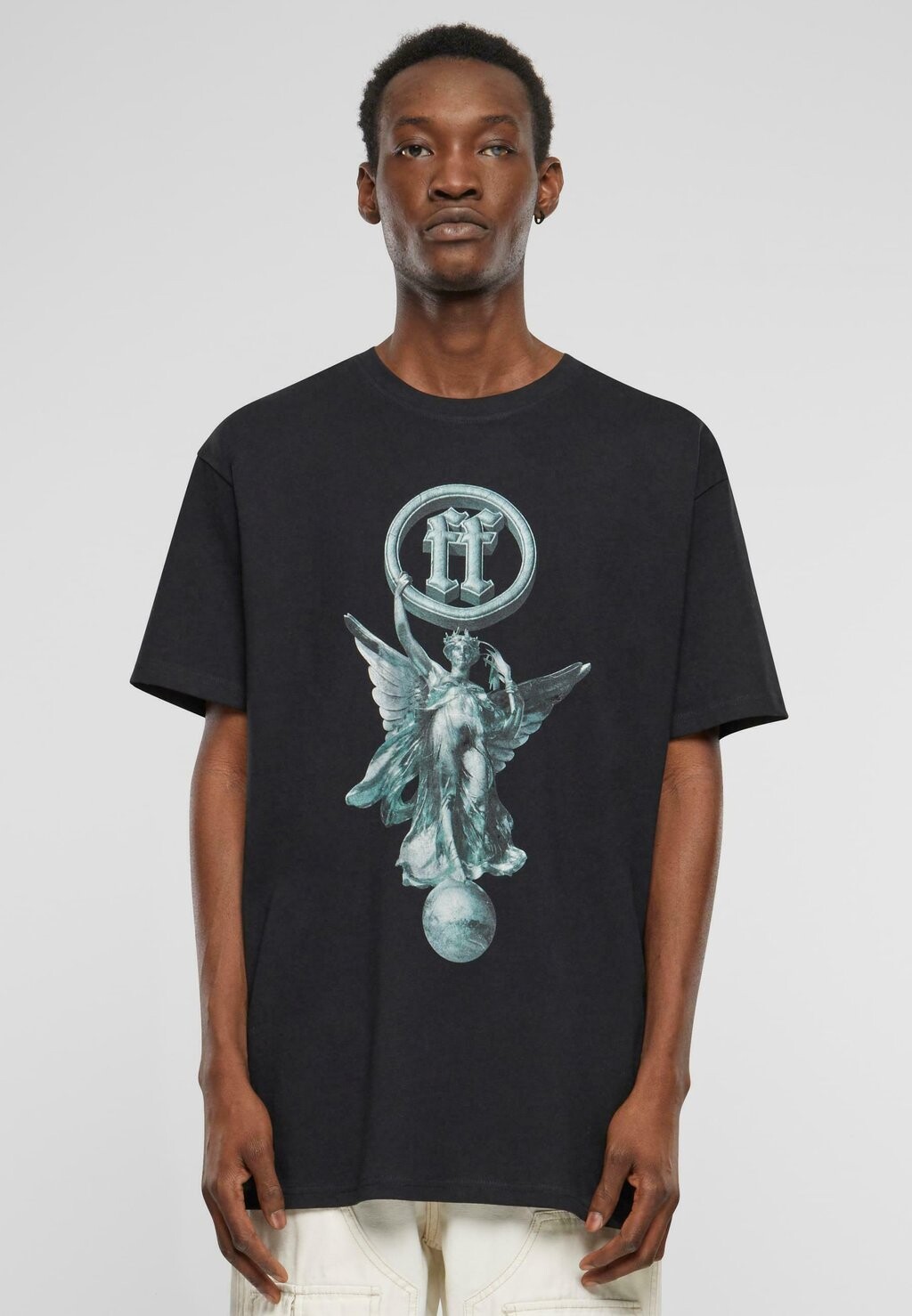 Футболки с принтом RUELING THE WORLD Forgotten Faces, черный
Футболки с принтом RUELING THE WORLD Forgotten Faces, черный