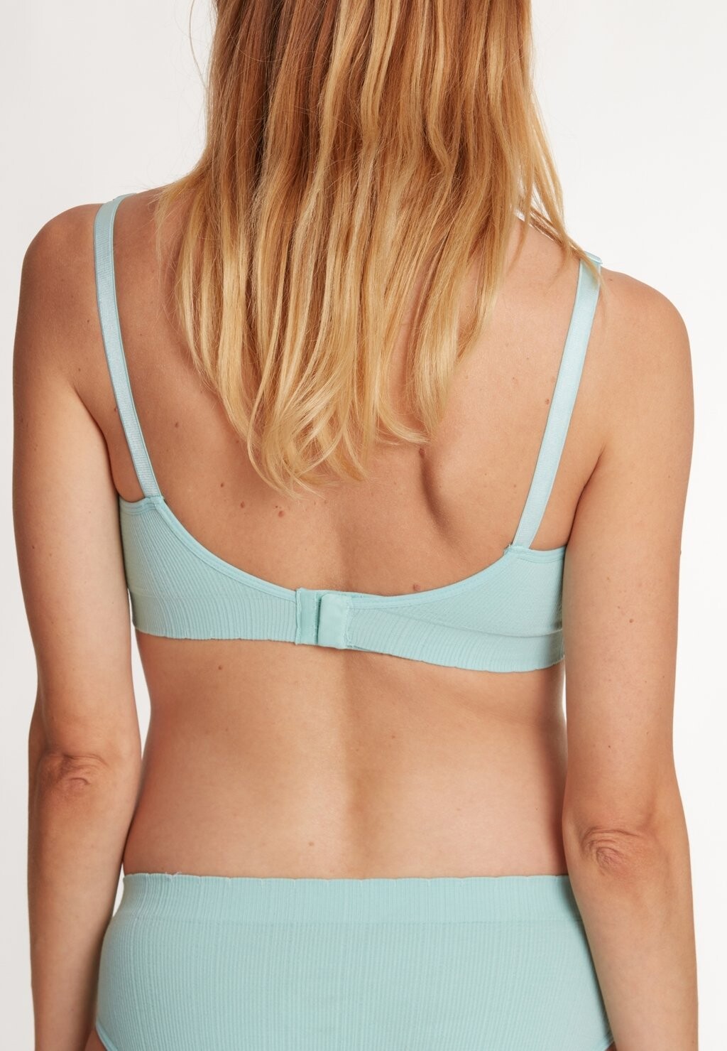 Бюстгальтер ZOE Cache Coeur, светло-голубой
Бюстгальтер ZOE Cache Coeur, светло-голубой