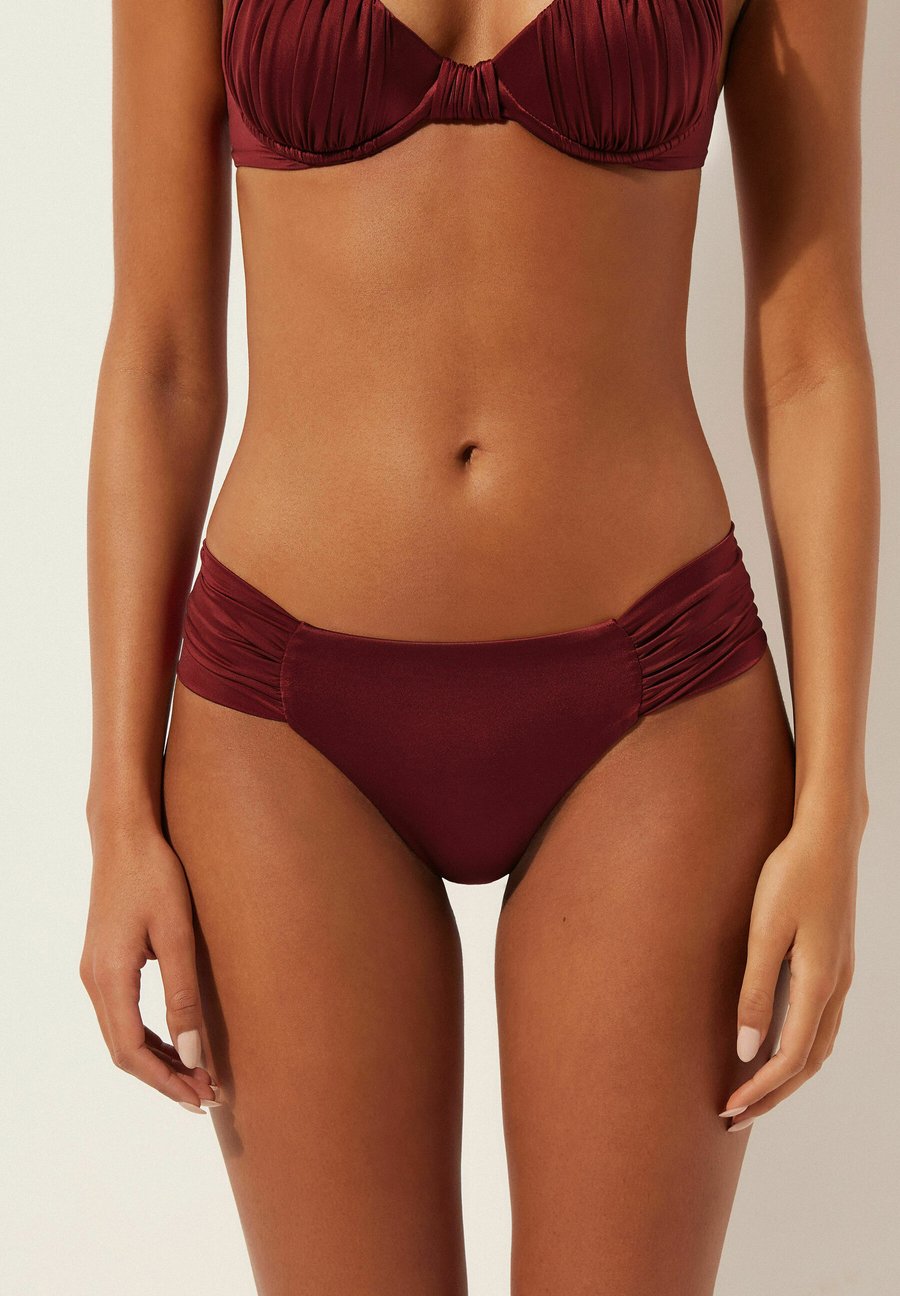 Низ бикини Calzedonia Bikini bottoms, Red/Dark Red
Низ бикини Calzedonia Bikini bottoms, Red/Dark Red