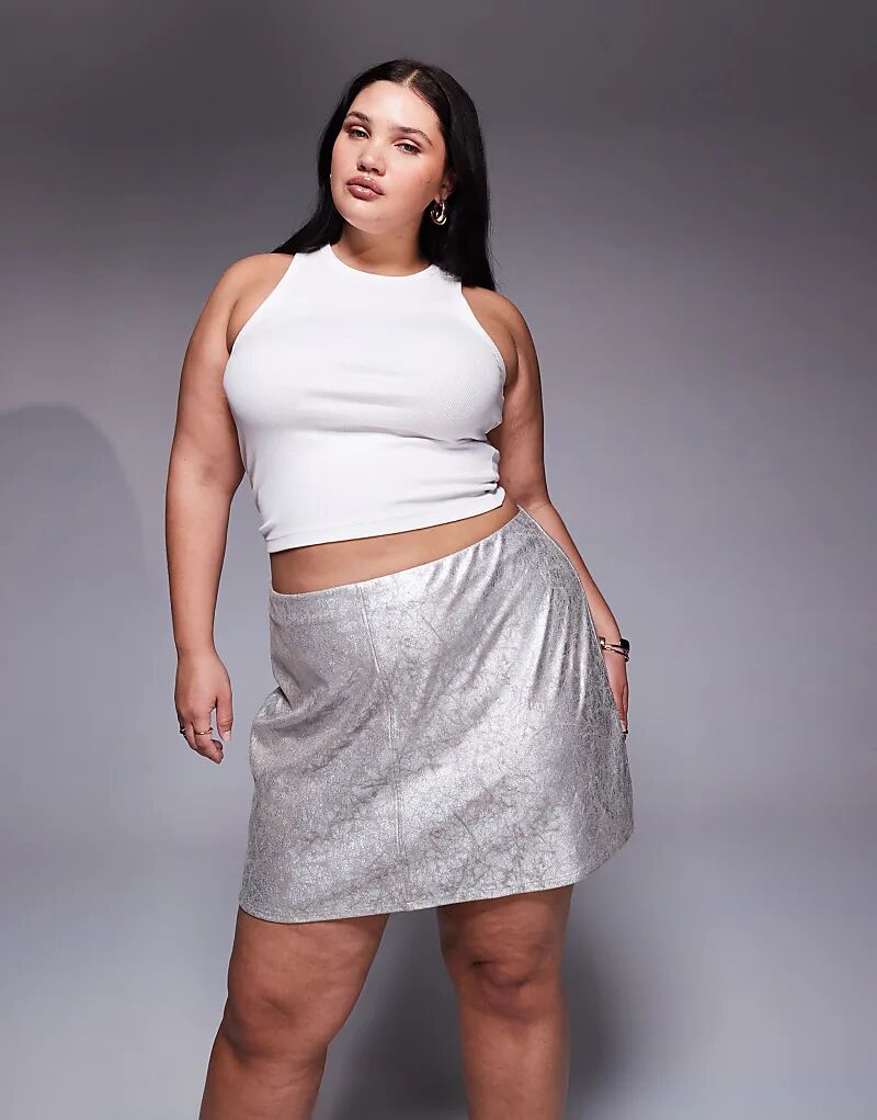 Мини-юбка ASOS DESIGN Curve из искусственной кожи с металлическим принтом и карманами
Мини-юбка ASOS DESIGN Curve из искусственной кожи с металлическим принтом и карманами