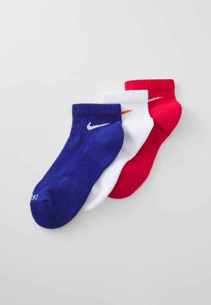 Носки Nike Performance EVERYDAY PLUS CUSHIONED ANKLE 3 PACK UNISEX , University Red/White/Deep Royal Blue/Red
Носки Nike Performance EVERYDAY PLUS CUSHIONED ANKLE 3 PACK UNISEX , University Red/White/Deep Royal Blue/Red