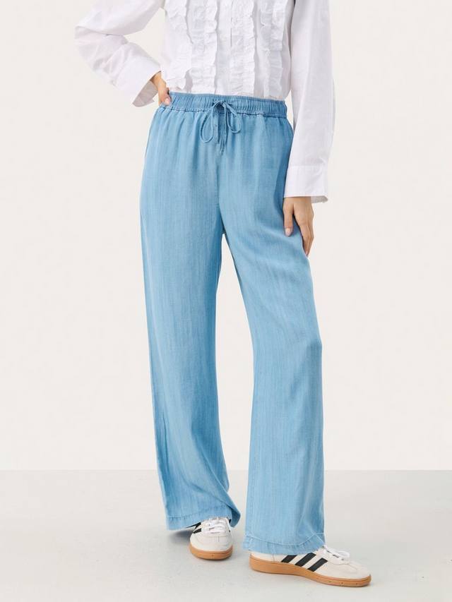 Широкие брюки Cibell Relaxed Fit Part Two, Light Blue
Широкие брюки Cibell Relaxed Fit Part Two, Light Blue