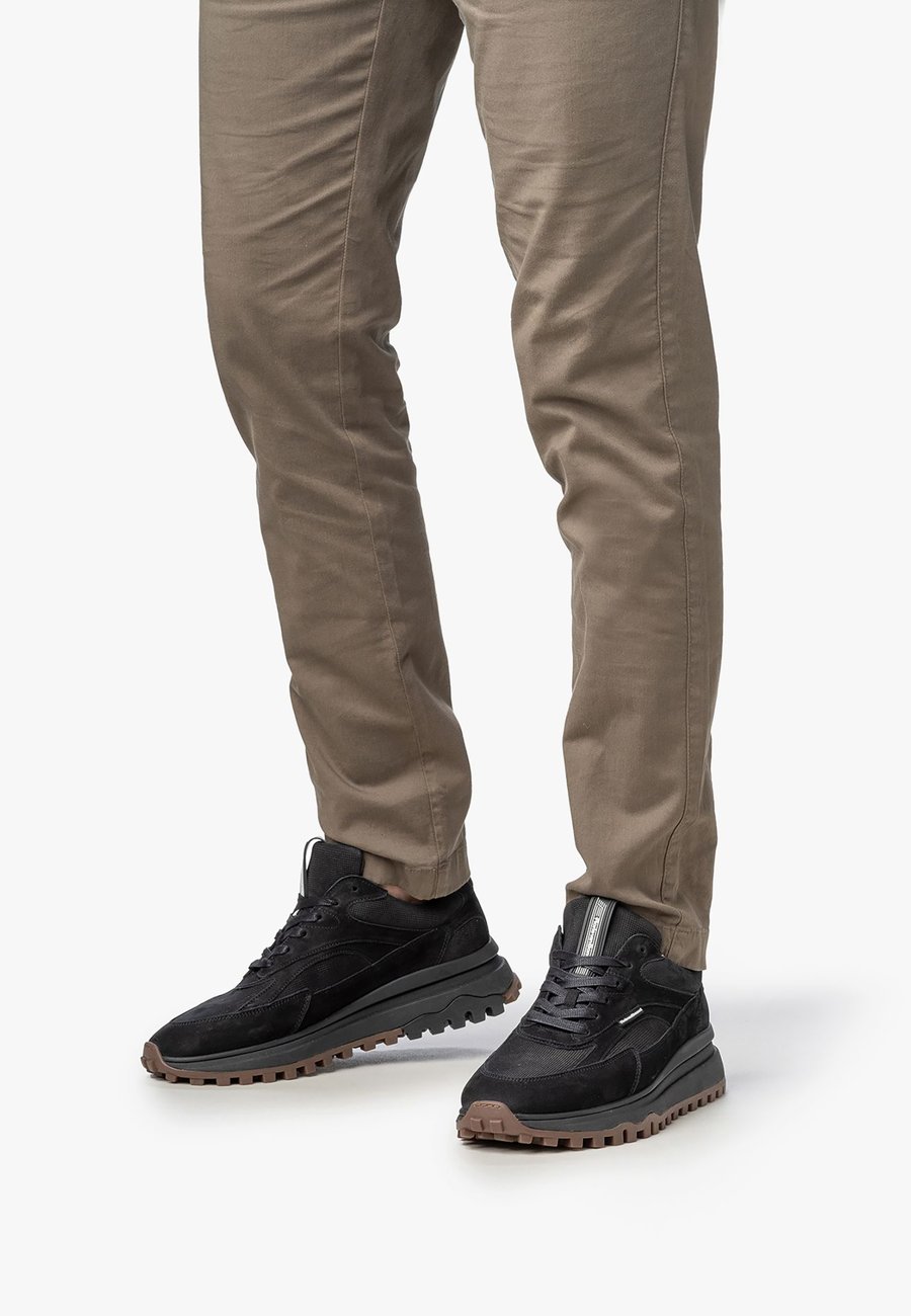 Кроссовки Floris van Bommel SNEAKER DE GRIPPER, Black
Кроссовки Floris van Bommel SNEAKER DE GRIPPER, Black