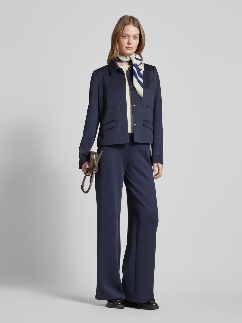 Брюки прямого покроя с эластичным поясом Christian Berg Woman Selection 
Брюки прямого покроя с эластичным поясом Christian Berg Woman Selection