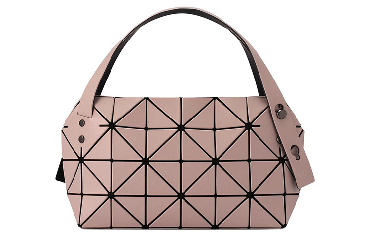 ISSEY MIYAKE Бостон винилхлоридная смола плечевая сумка маленький размер женская темно-бежевая
ISSEY MIYAKE Бостон винилхлоридная смола плечевая сумка маленький размер женская темно-бежевая