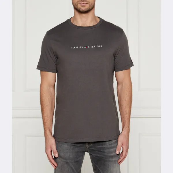 Футболка стандартного кроя Tommy Hilfiger, черный 
Футболка стандартного кроя Tommy Hilfiger, черный