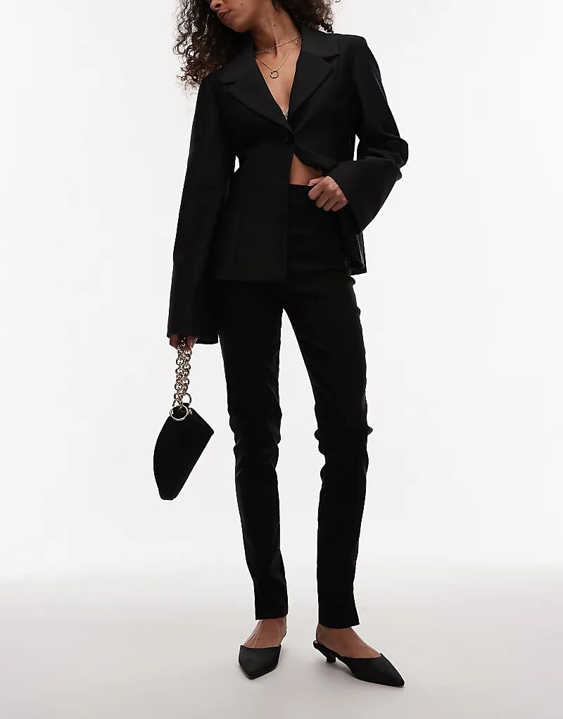 Брюки-сигареты ASOS DESIGN Bengaline с разрезами по бокам, черного цвета
Брюки-сигареты ASOS DESIGN Bengaline с разрезами по бокам, черного цвета