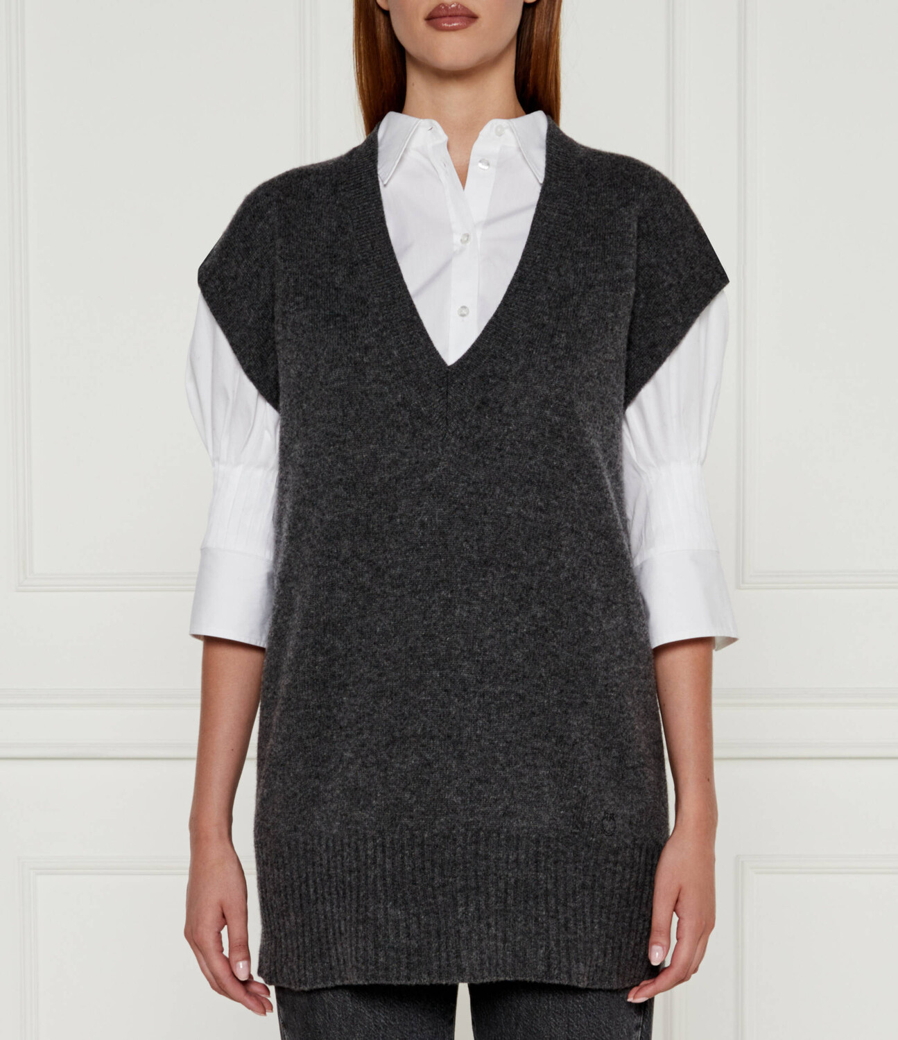 Свитер из шерсти Pinko Regular Fit, серый
Свитер из шерсти Pinko Regular Fit, серый