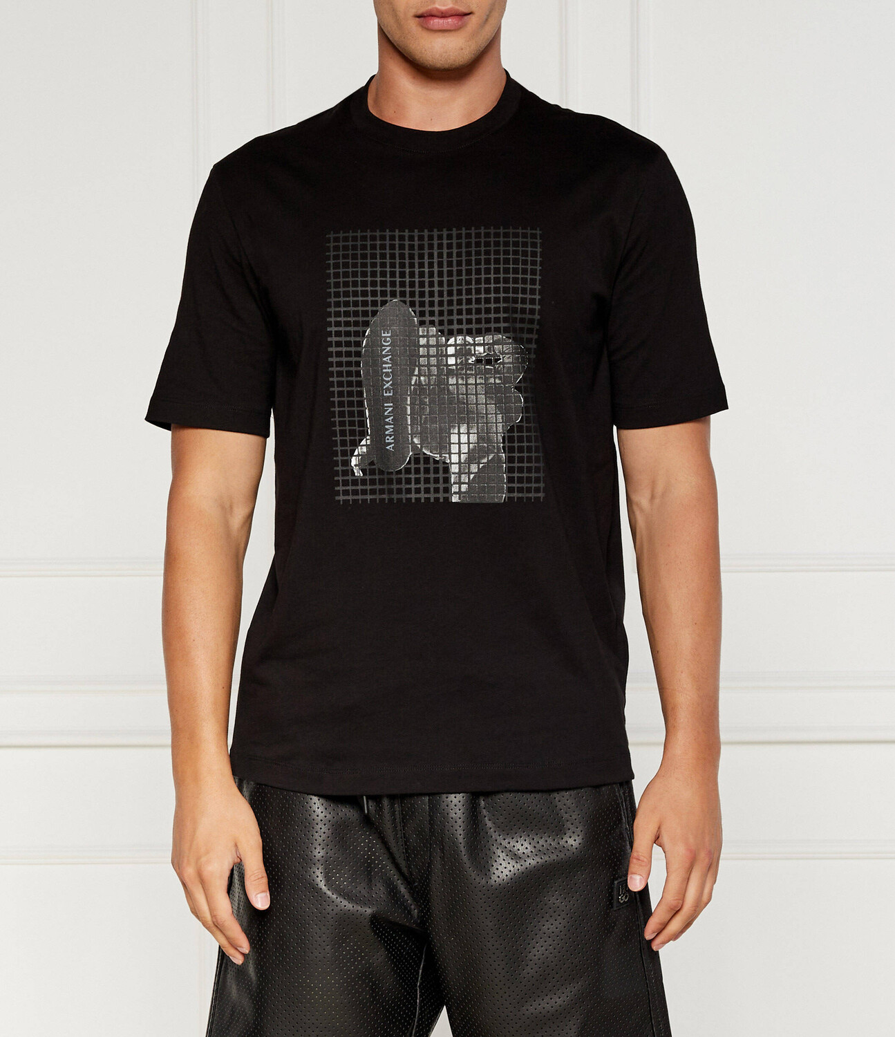 Футболка Armani Exchange Regular Fit, черный
Футболка Armani Exchange Regular Fit, черный