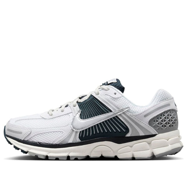 Кроссовки air zoom vomero 5 'white armory navy' Nike, белый
Кроссовки air zoom vomero 5 'white armory navy' Nike, белый