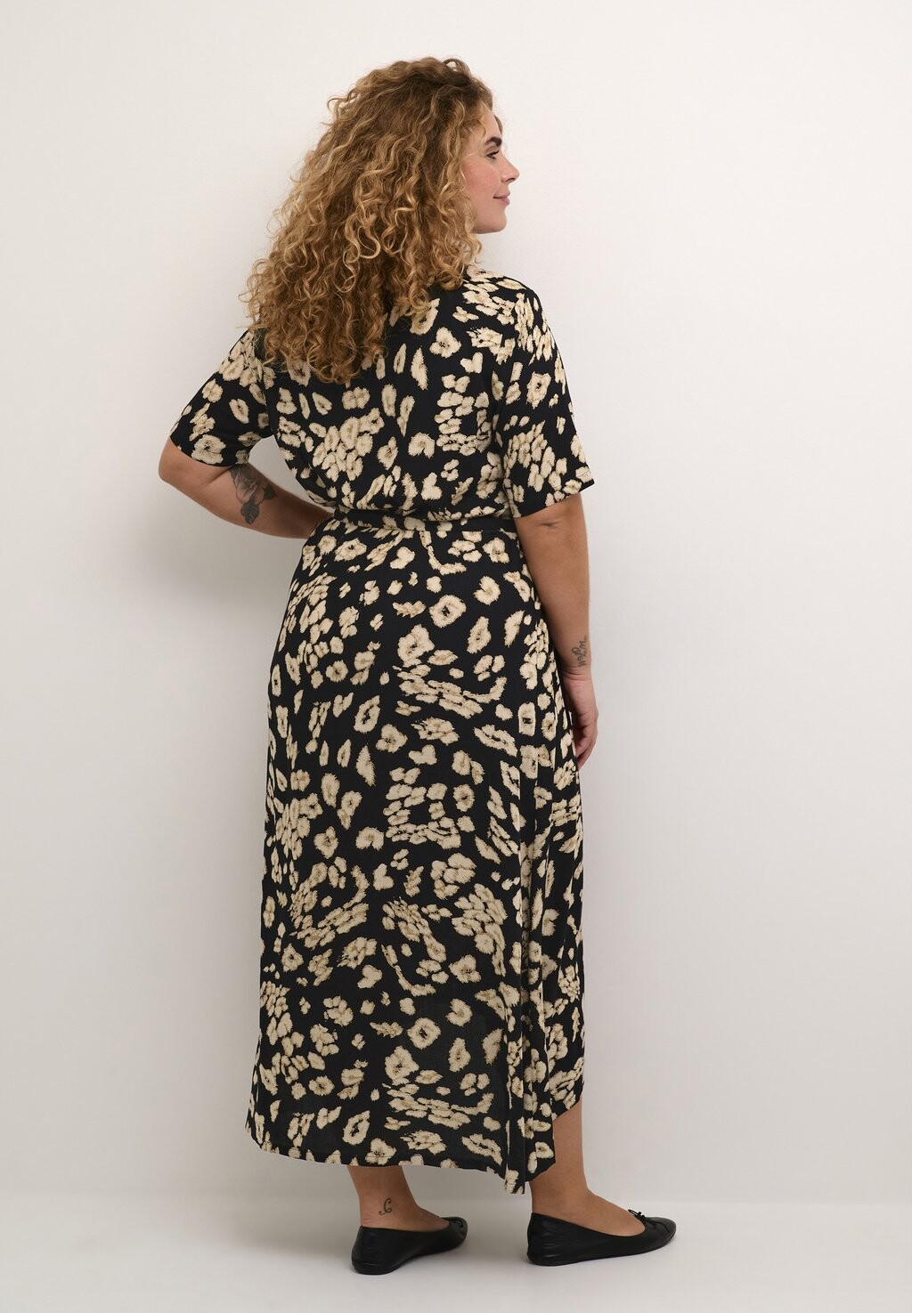 Повседневное платье BELLA Kaffe Curve, черный
Повседневное платье BELLA Kaffe Curve, черный