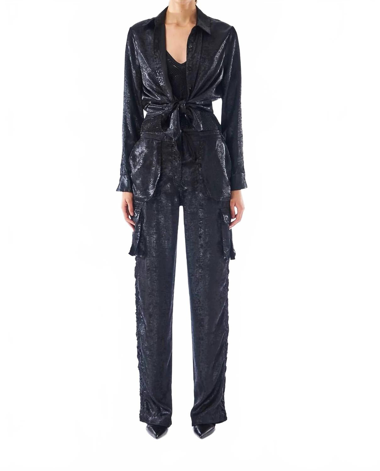 Блестящая рубашка с пуговицами в цвете "полночный черный" Le Superbe
Блестящая рубашка с пуговицами в цвете "полночный черный" Le Superbe