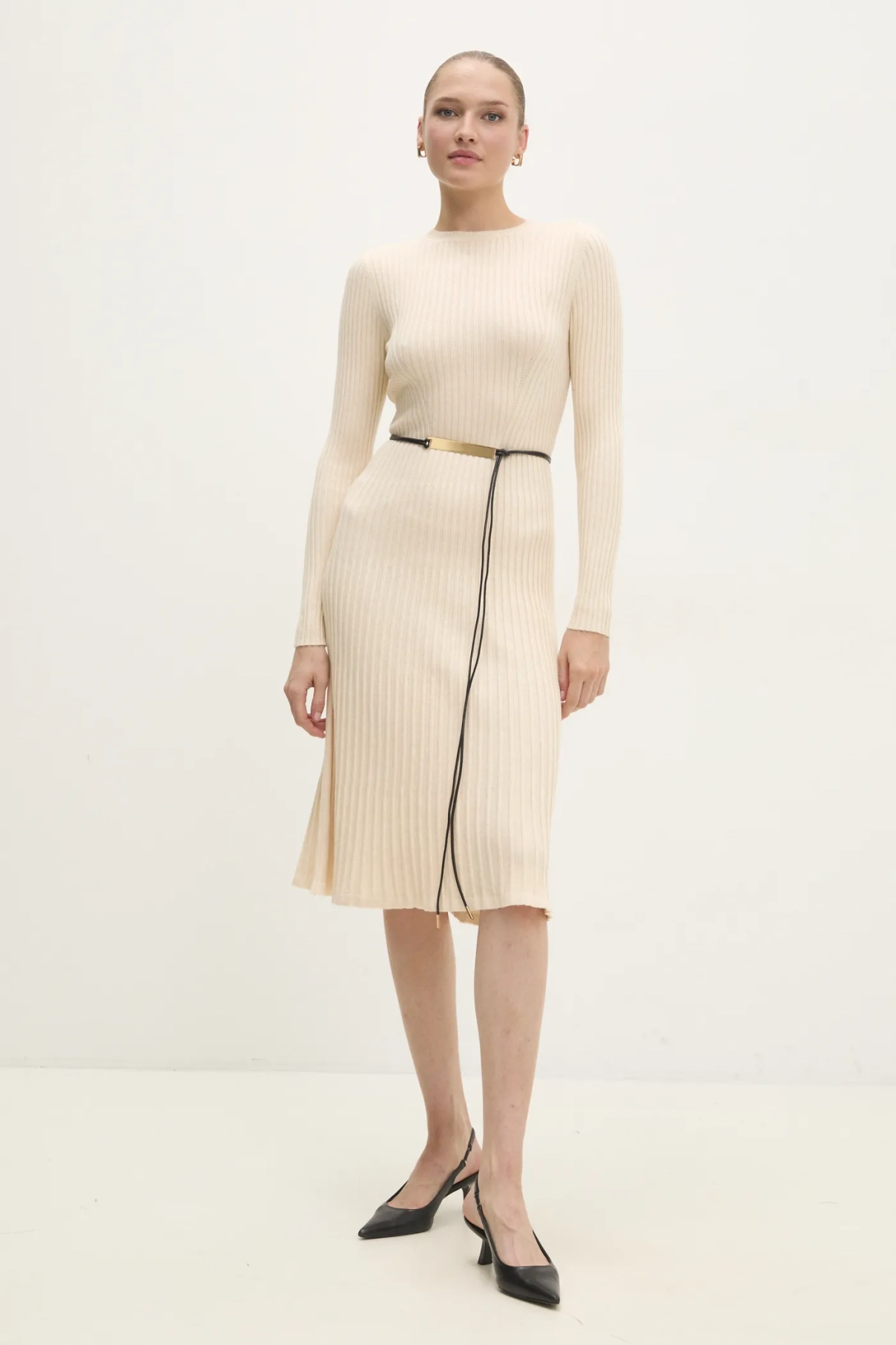 Платье Answear Lab, бежевый
Платье Answear Lab, бежевый