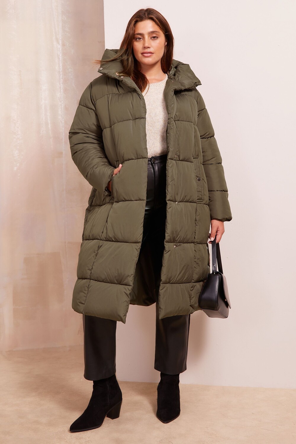 Стеганое пальто с изогнутым капюшоном Friends Like These, зеленый
Стеганое пальто с изогнутым капюшоном Friends Like These, зеленый