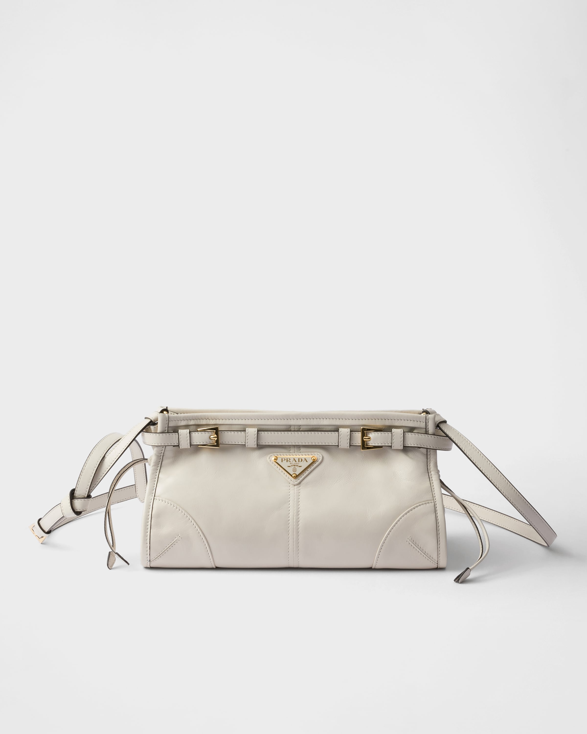 Маленькая кожаная сумка на плечо Prada Bonnie, белый
Маленькая кожаная сумка на плечо Prada Bonnie, белый