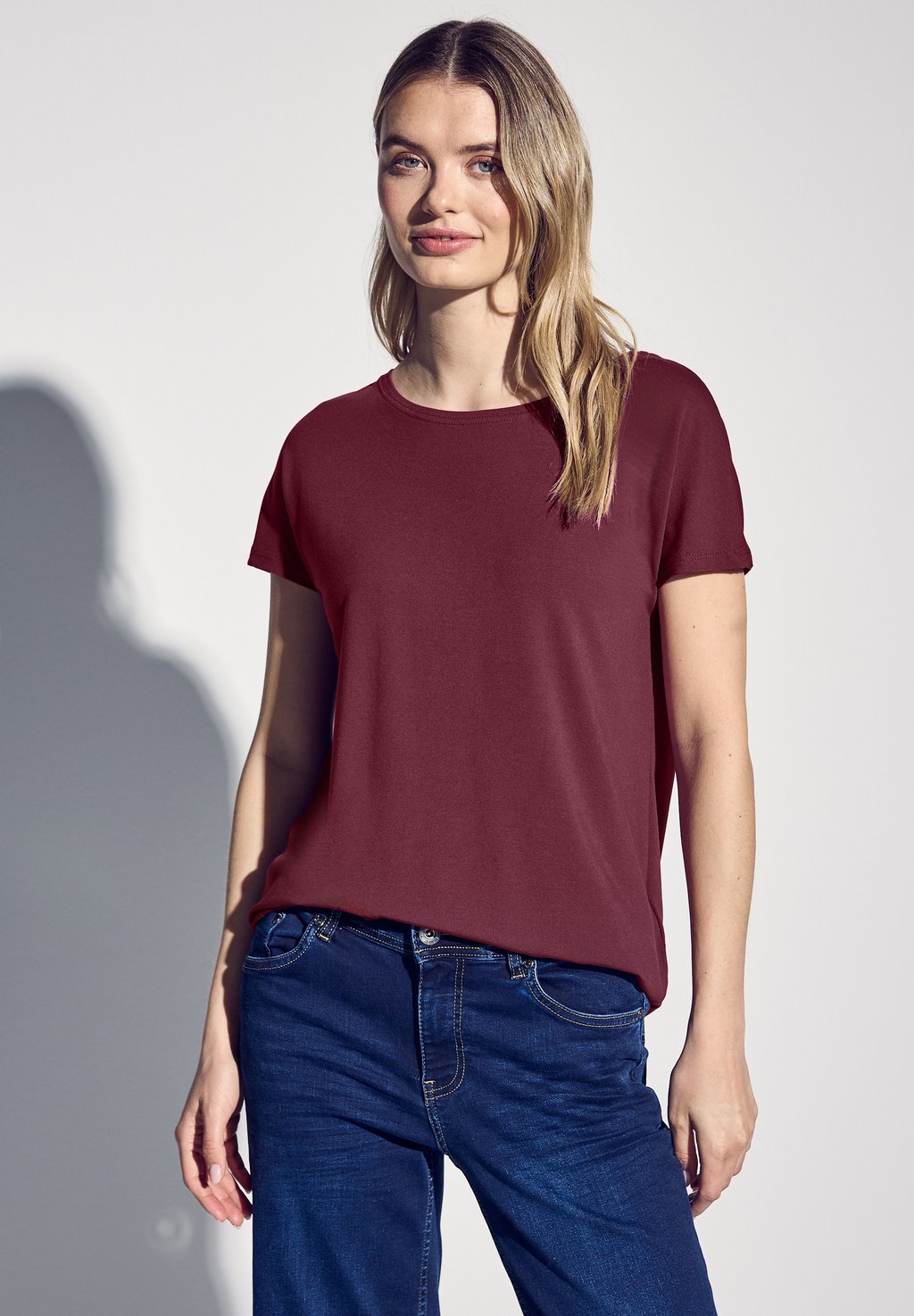Базовая футболка Street One, темно-красный
Базовая футболка Street One, темно-красный