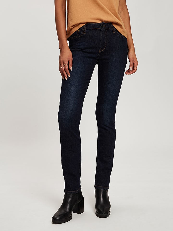 Cross Jeans Джинсы - зауженный крой - темно-синего цвета
Cross Jeans Джинсы - зауженный крой - темно-синего цвета