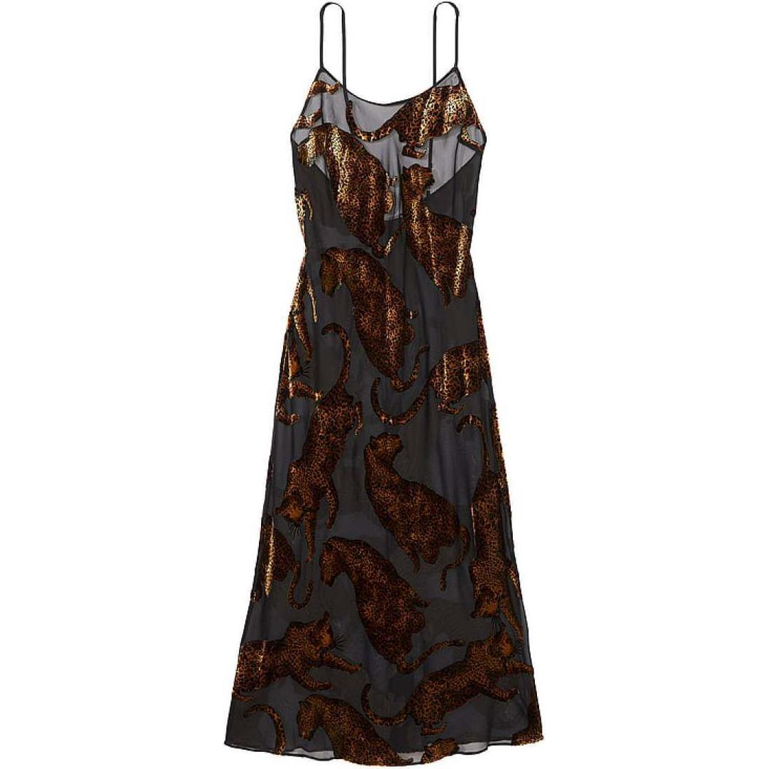 Сексуальный ночной комплект Victoria's Secret черный с анималистичным принтом
Сексуальный ночной комплект Victoria's Secret черный с анималистичным принтом