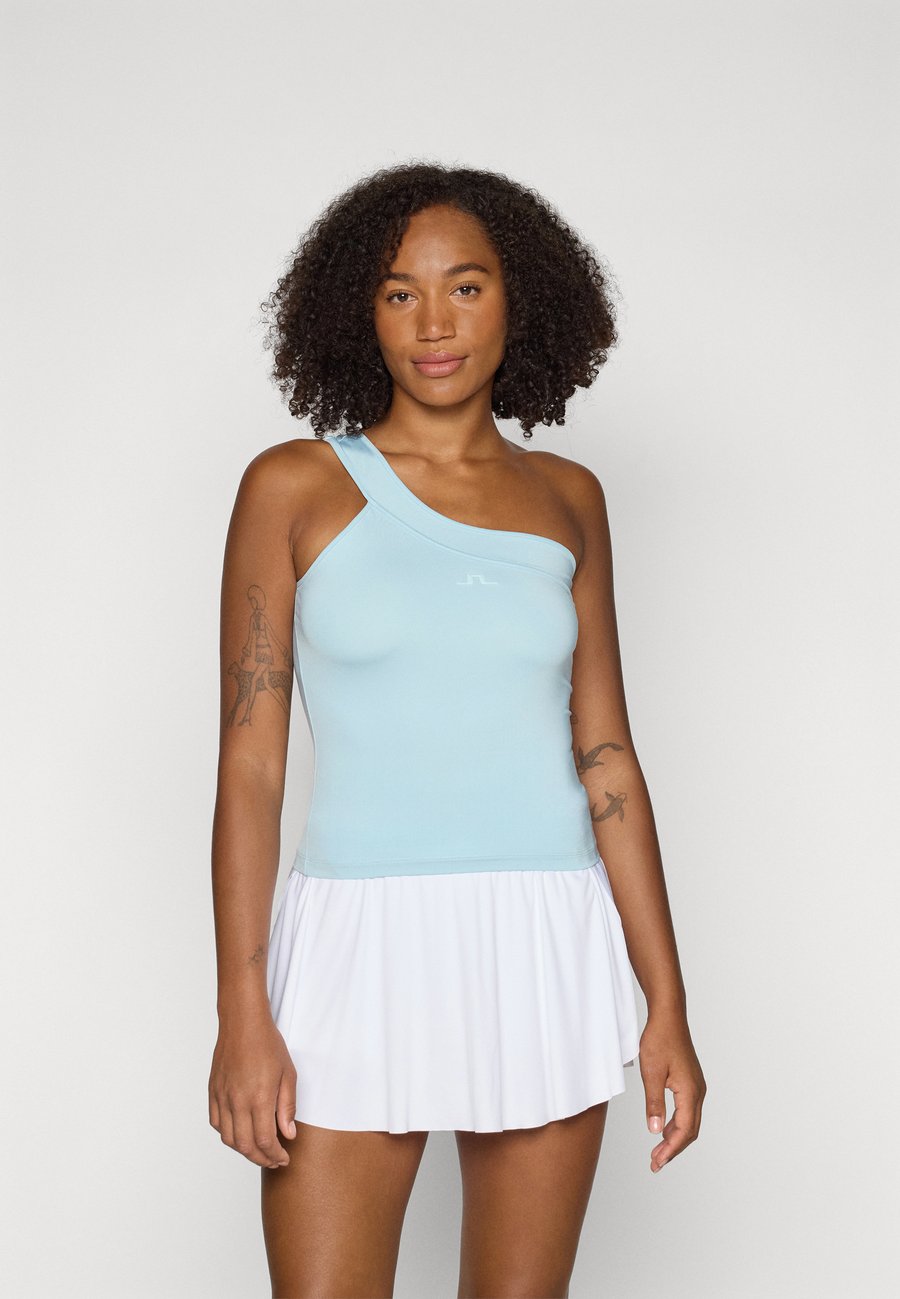 Топ J.LINDEBERG Sports RENA , Winter Sky/Light Blue
Топ J.LINDEBERG Sports RENA , Winter Sky/Light Blue