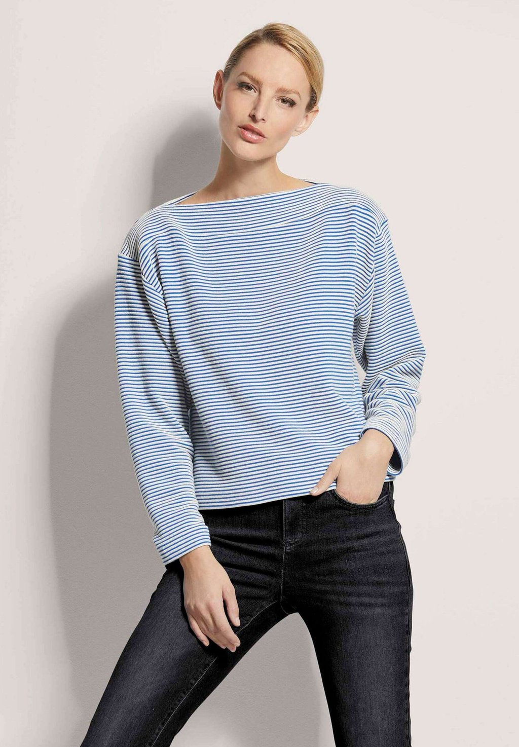 Толстовка MADELEINE, цвет Royal Blue Natural White
Толстовка MADELEINE, цвет Royal Blue Natural White