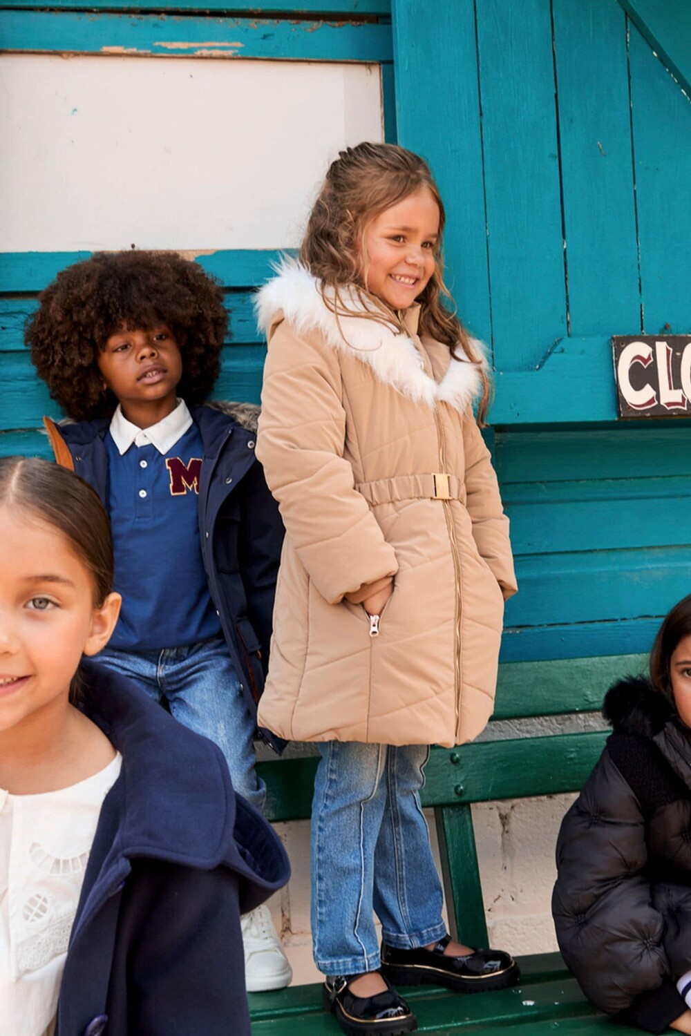 Пальто с поясом и отделкой из искусственного меха Monsoon, бежевый
Пальто с поясом и отделкой из искусственного меха Monsoon, бежевый