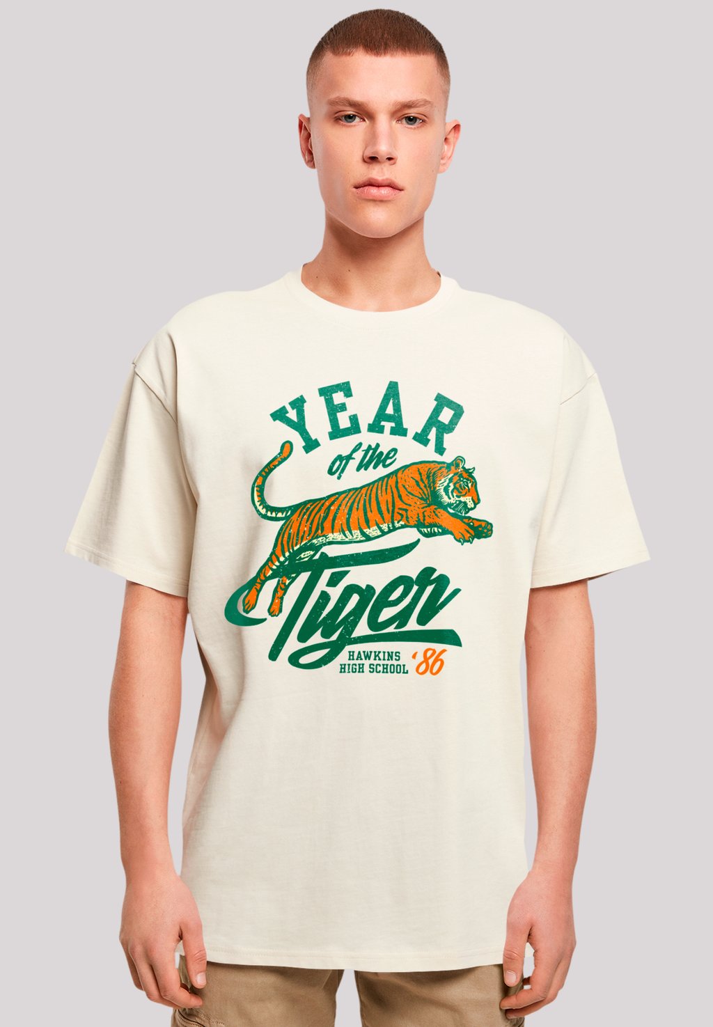 Футболка с принтом STRANGER THINGS HAWKINS YEAR OF THE TIGER 86 NETFLIX TV SERIES F4NT4STIC, песочный
Футболка с принтом STRANGER THINGS HAWKINS YEAR OF THE TIGER 86 NETFLIX TV SERIES F4NT4STIC, песочный