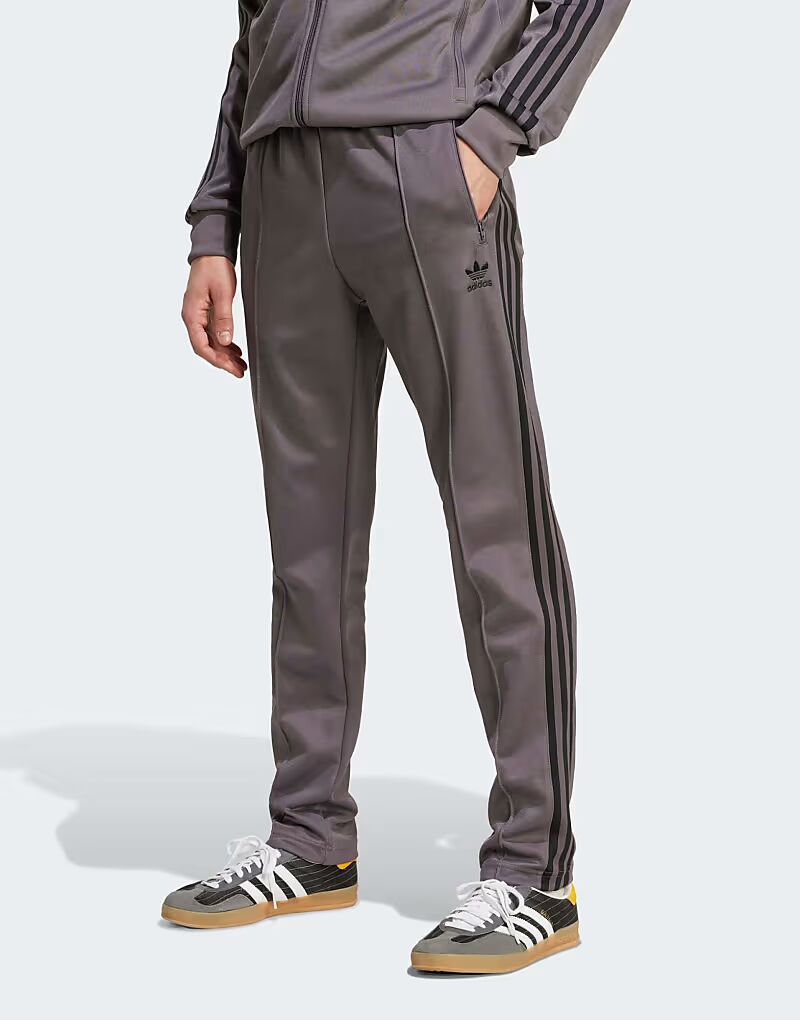 Штаны Adicolor classics beckenbauer track Adidas Originals, серый/черный
Штаны Adicolor classics beckenbauer track Adidas Originals, серый/черный