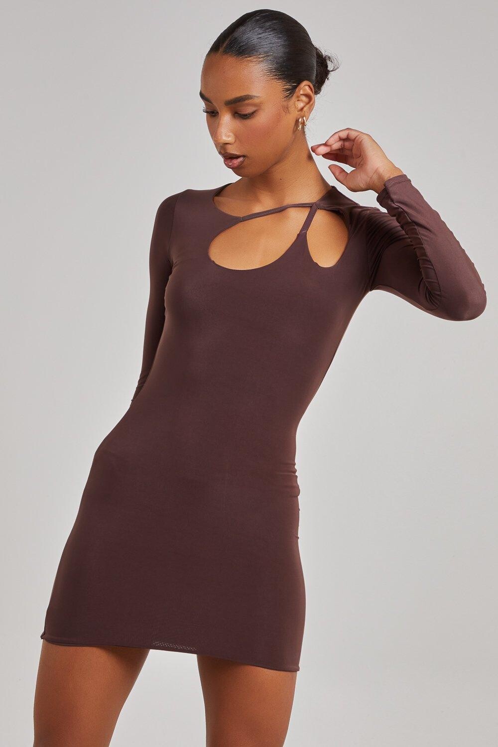 Асимметричное платье с вырезом на плечах Pink Vanilla, коричневый
Асимметричное платье с вырезом на плечах Pink Vanilla, коричневый