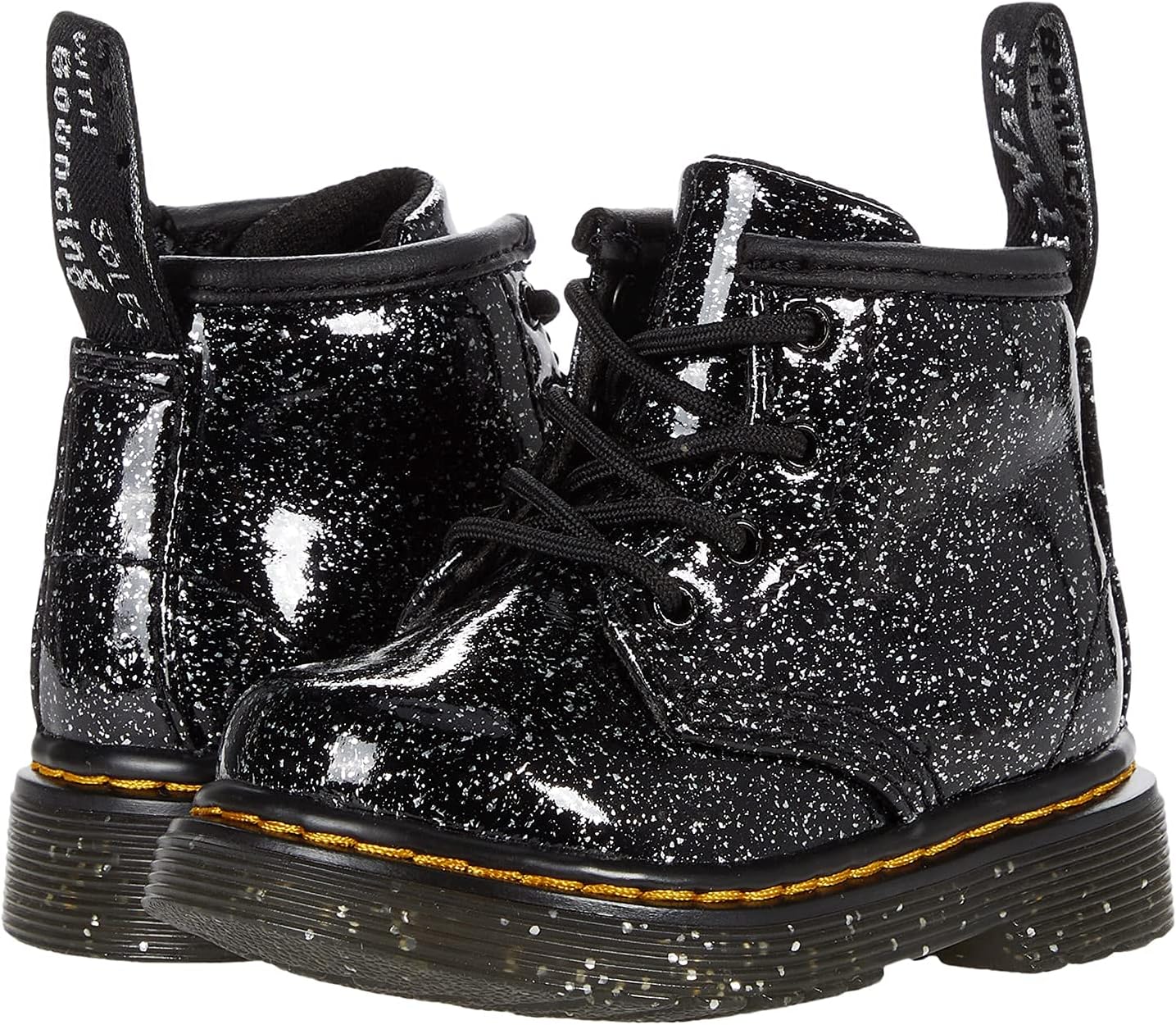 Ботинки Dr. Martens 1460 унисекс для детей (малыши), черный
Ботинки Dr. Martens 1460 унисекс для детей (малыши), черный