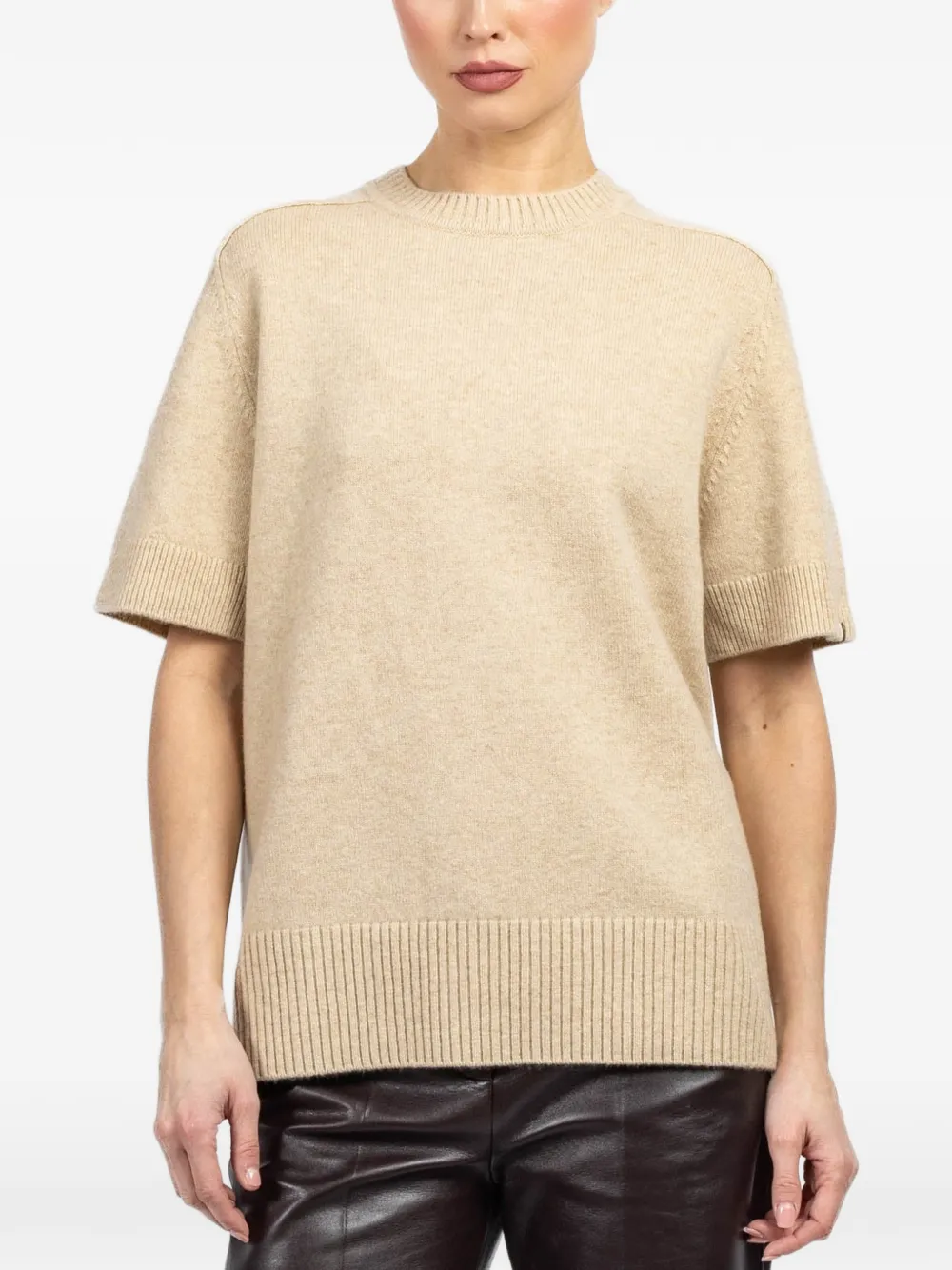 Рифленый свитер с короткими рукавами extreme cashmere, нейтральный
Рифленый свитер с короткими рукавами extreme cashmere, нейтральный