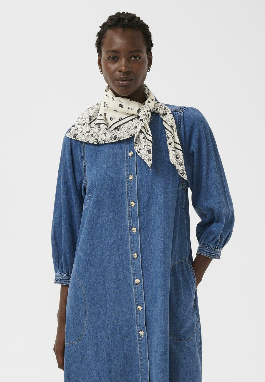 Шарф Part Two PHI, Whispering White Fragile Print/Off-White
Шарф Part Two PHI, Whispering White Fragile Print/Off-White