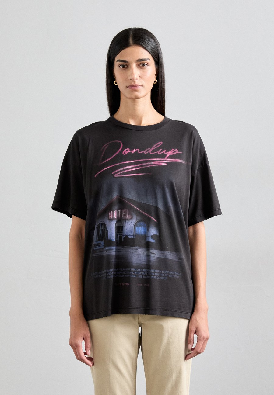 Футболка Dondup Print T-shirt, Black, Черный, Футболка Dondup Print T-shirt, Black
Футболка Dondup Print T-shirt, Black, Черный, Футболка Dondup Print T-shirt, Black