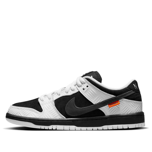 Кроссовки x tightbooth sb dunk low Nike, белый
Кроссовки x tightbooth sb dunk low Nike, белый