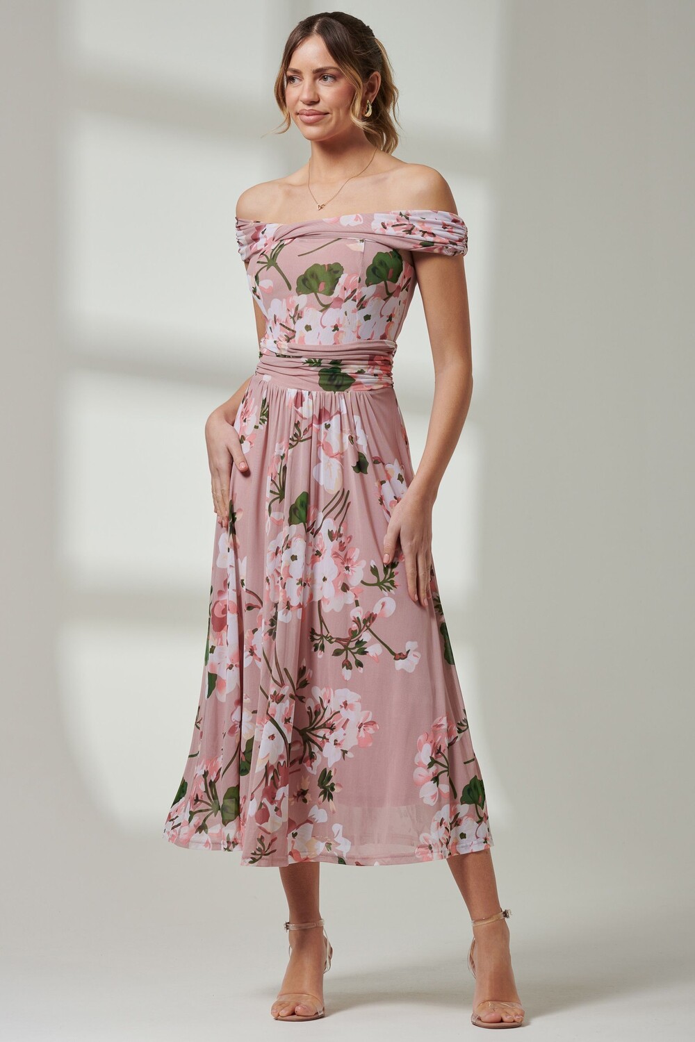 Платье миди Bardot с сеткой на вырезе Jolie Moi, розовый
Платье миди Bardot с сеткой на вырезе Jolie Moi, розовый