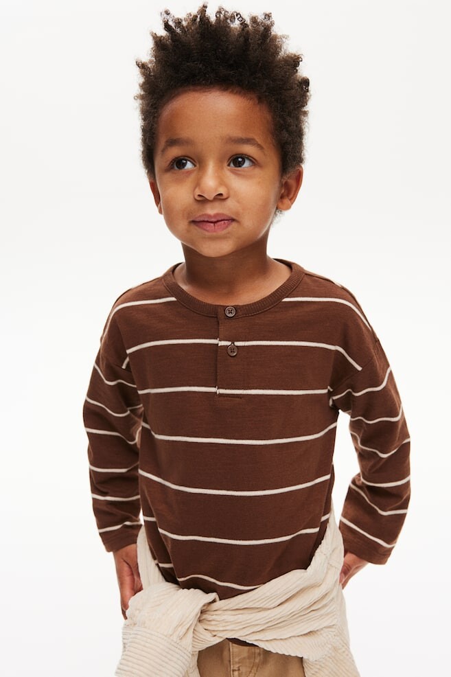 Рубашка хенли H&M, коричневый
Рубашка хенли H&M, коричневый