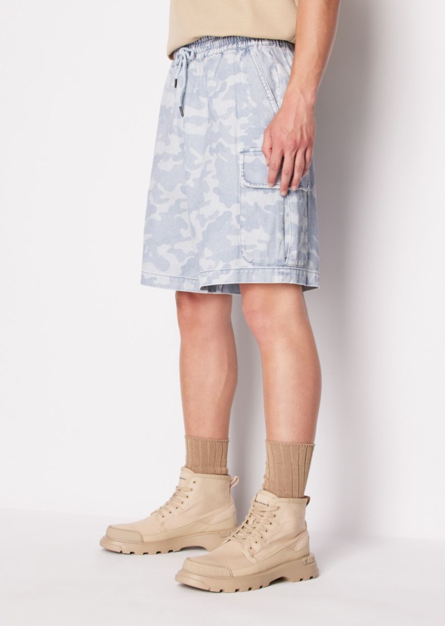 Мужские джинсовые шорты-карго с завязками и камуфляжным рисунком в тон ткани A|X Armani Exchange, Multi
Мужские джинсовые шорты-карго с завязками и камуфляжным рисунком в тон ткани A|X Armani Exchange, Multi