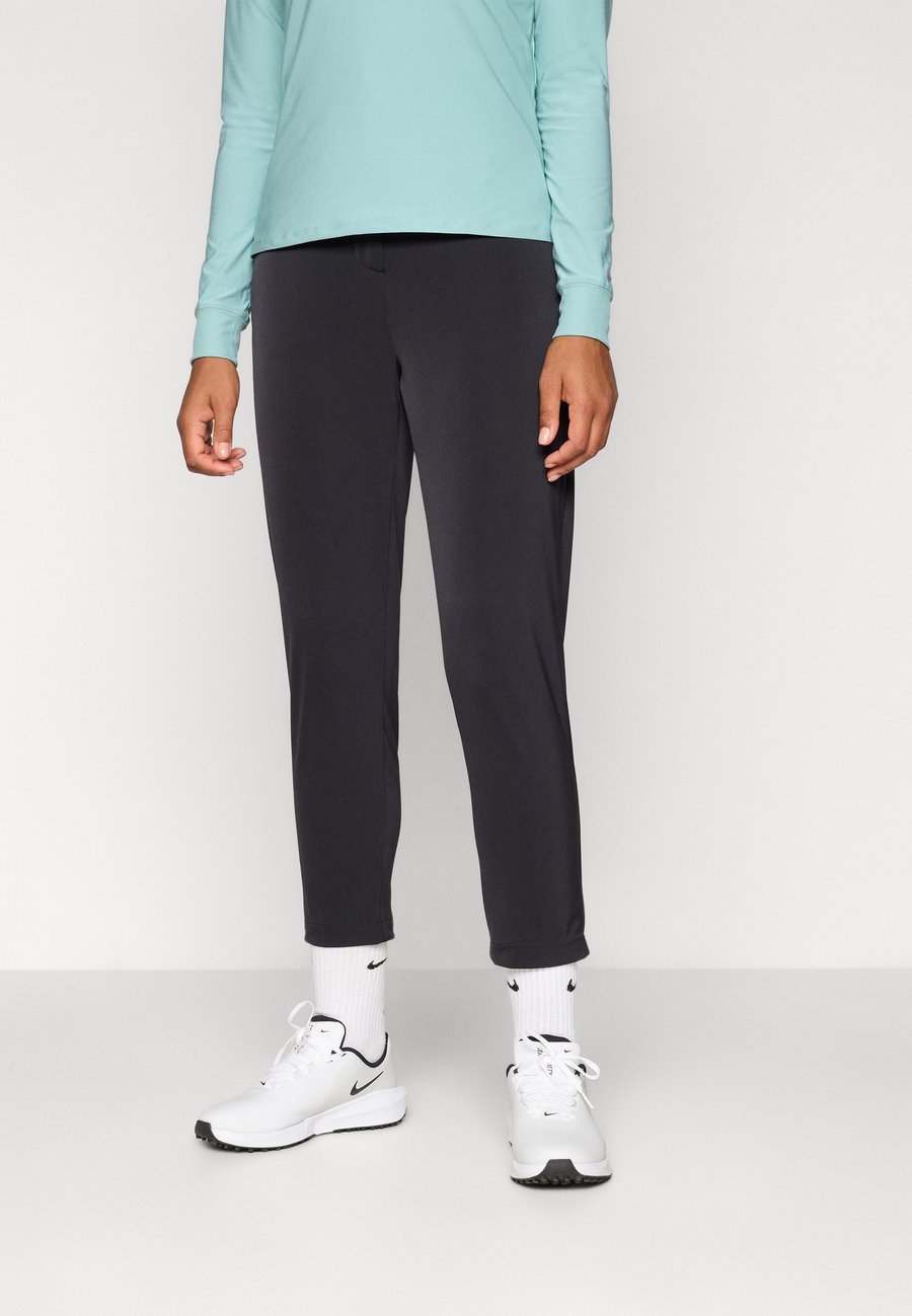 Брюки Nike Golf TOUR PANT, Black/White/Black
Брюки Nike Golf TOUR PANT, Black/White/Black