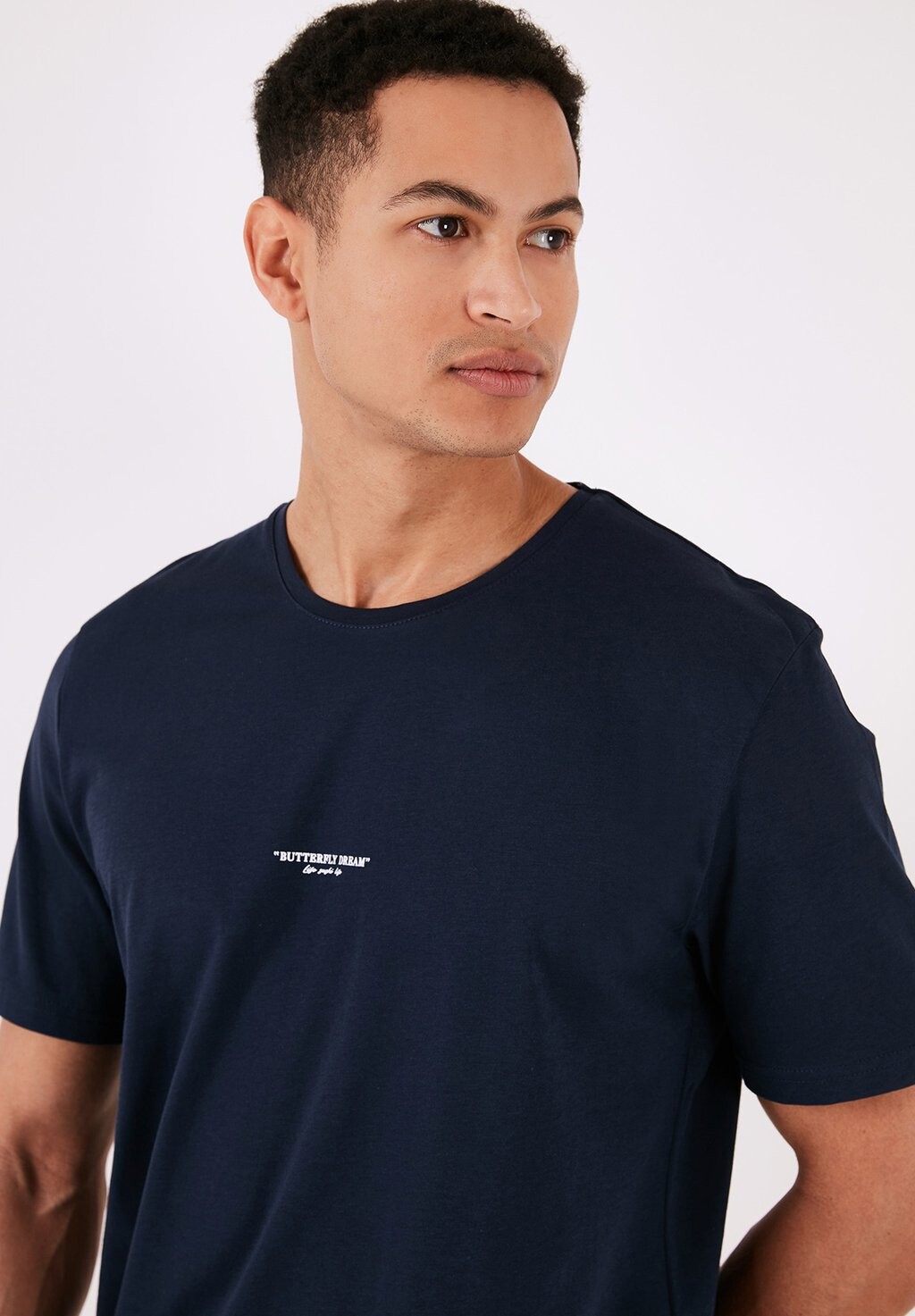 Базовая футболка Regular Fit Buratti, темно-синяя
Базовая футболка Regular Fit Buratti, темно-синяя