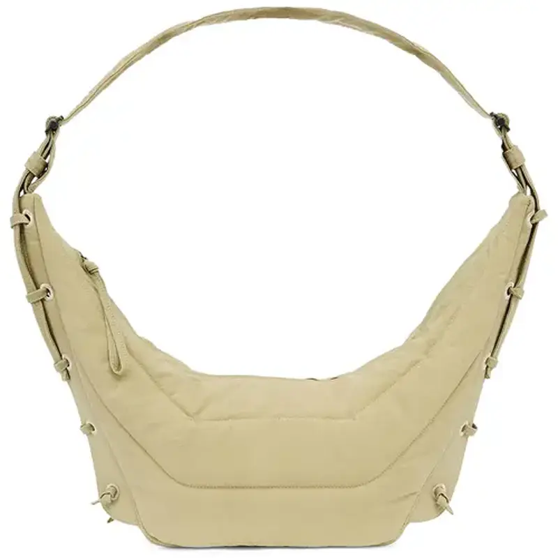 Lemaire Женская сумка через плечо среднего размера из нейлона салатового цвета
Lemaire Женская сумка через плечо среднего размера из нейлона салатового цвета