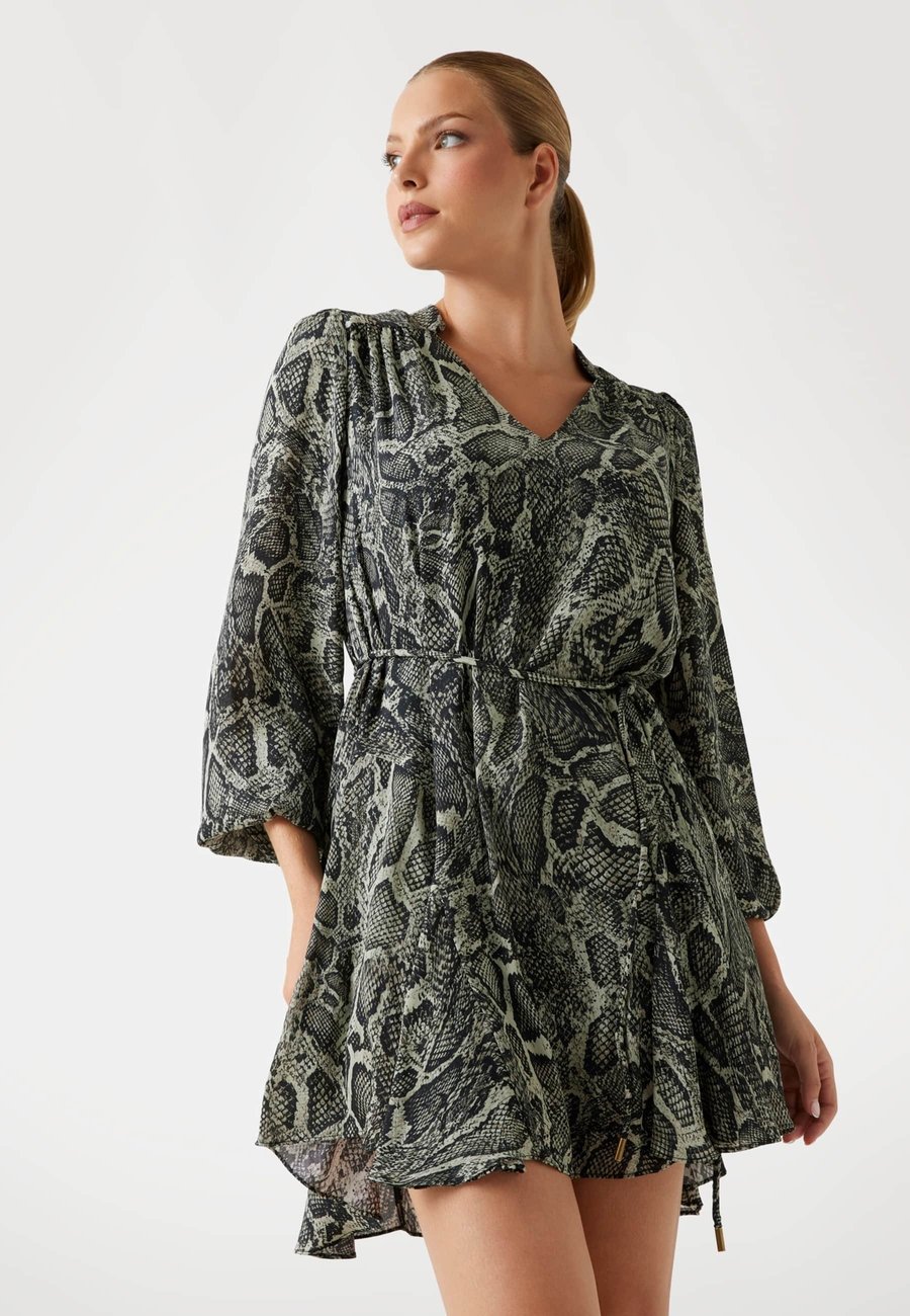 Платье Guess FLIESSENDES GLOCKIGES, Animalier/Grey
Платье Guess FLIESSENDES GLOCKIGES, Animalier/Grey