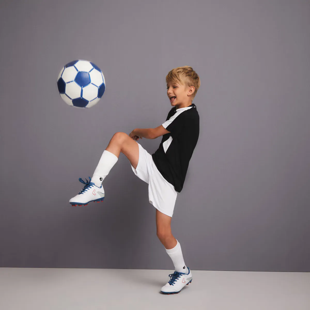 Футбольные шорты Boomerang для мальчиков, белый
Футбольные шорты Boomerang для мальчиков, белый