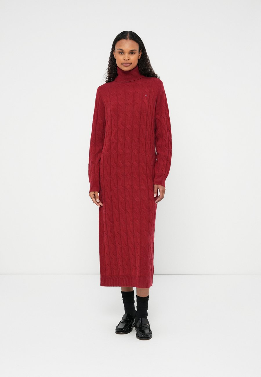 Платье Tommy Hilfiger SOFT CABLE ROLL DRESS, Regatta Red/Red
Платье Tommy Hilfiger SOFT CABLE ROLL DRESS, Regatta Red/Red