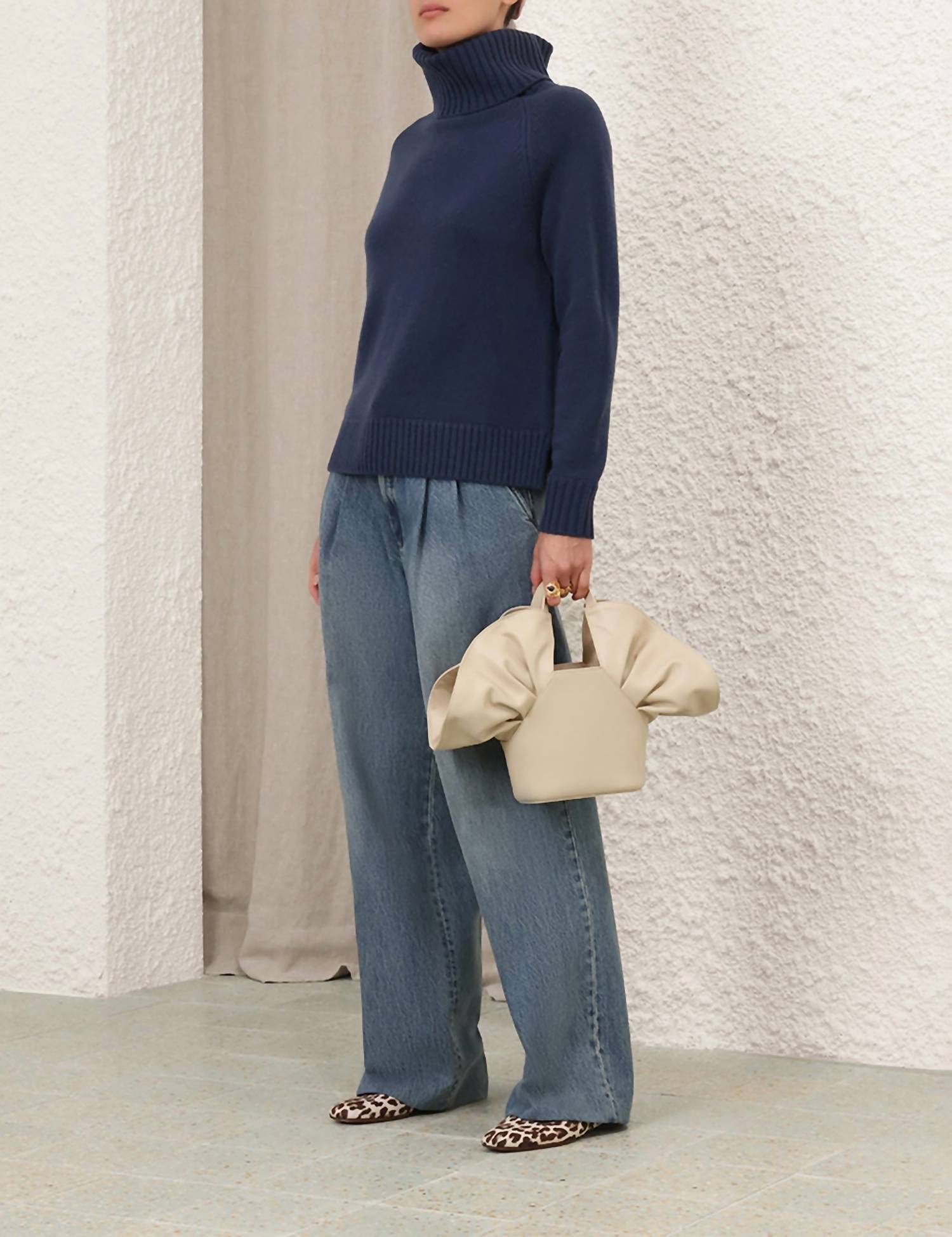 Свитер с воротником-воронкой в морском стиле Zimmermann, Marine 
Свитер с воротником-воронкой в морском стиле Zimmermann, Marine