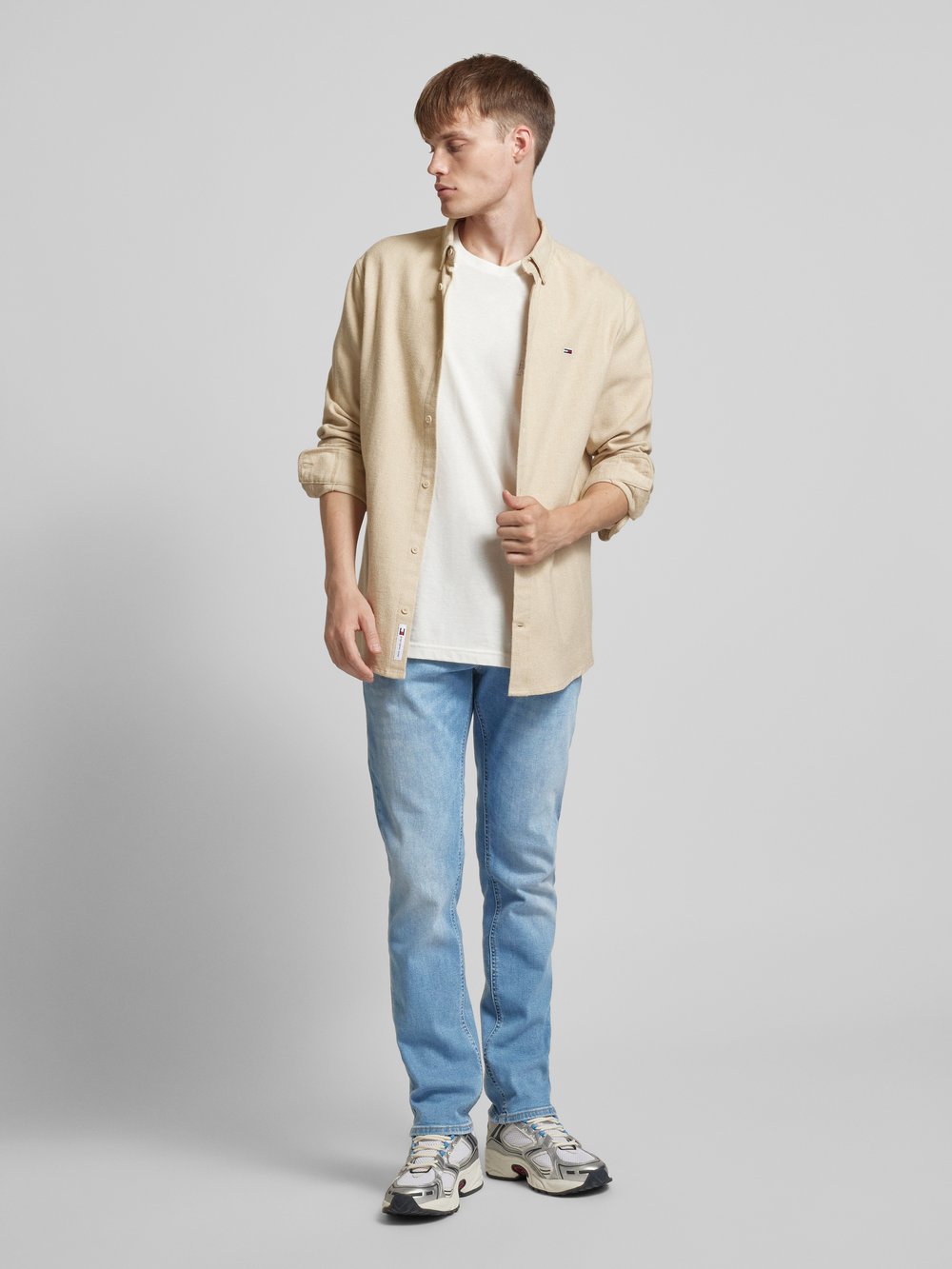 Джинсы облегающего кроя с пятью карманами, модель «SCANTON» Tommy Jeans, светло-голубой
Джинсы облегающего кроя с пятью карманами, модель «SCANTON» Tommy Jeans, светло-голубой