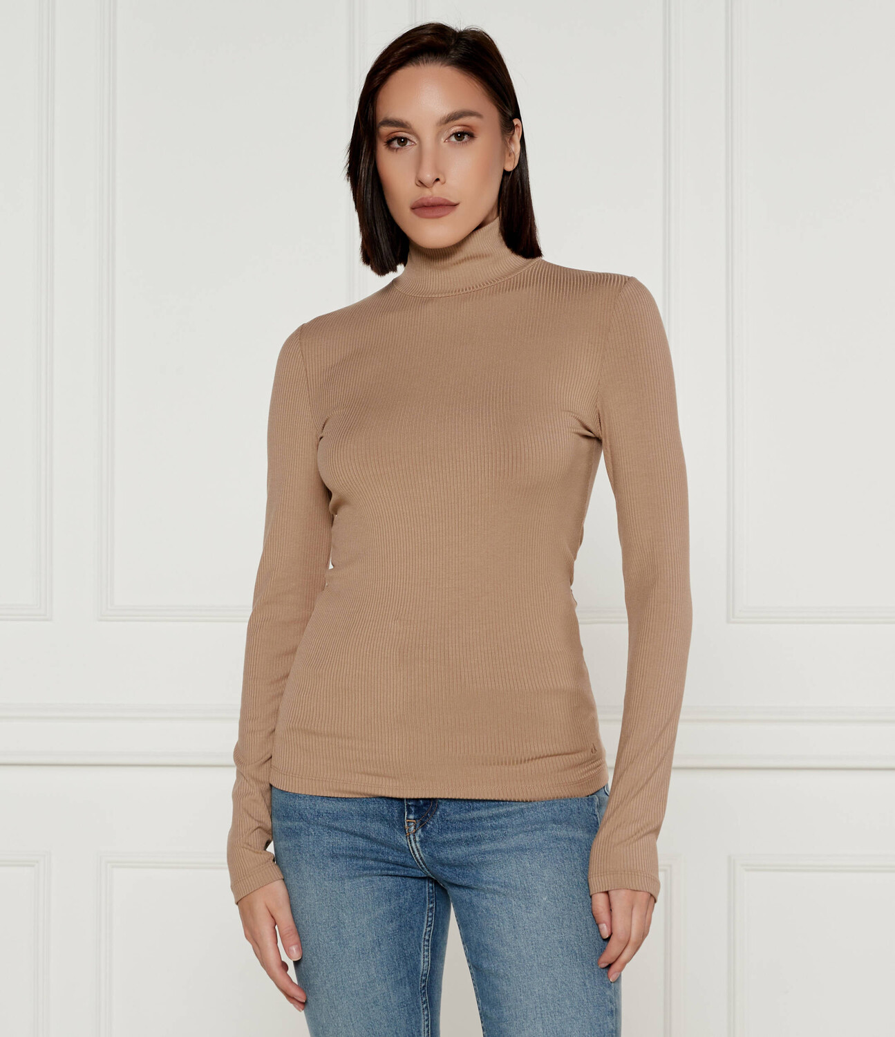 Блуза Calvin Klein Slim Fit, бежевый 
Блуза Calvin Klein Slim Fit, бежевый